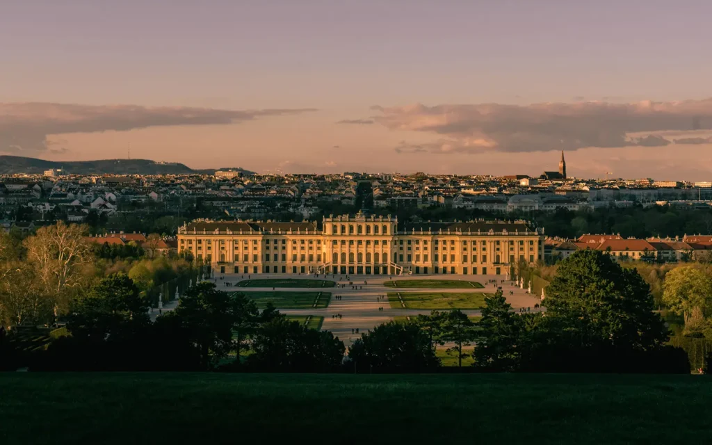 Schloss Schönbrunn at sunset